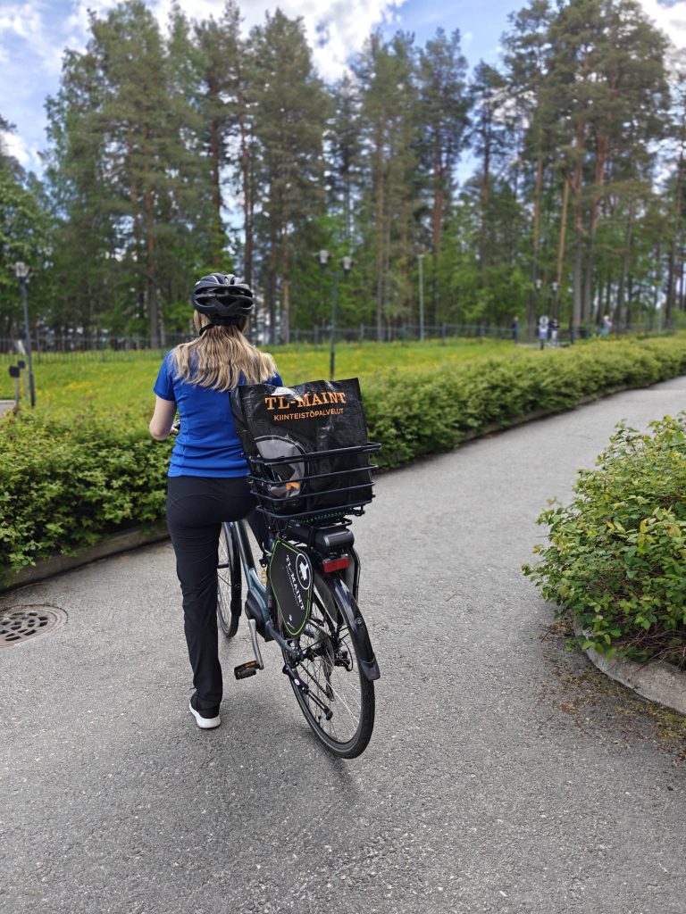 PHM Aski siivoojat pyöräilevät töihin